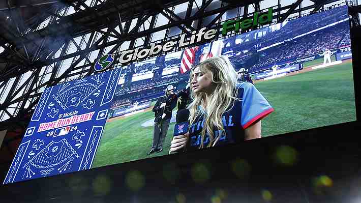 Video | Cantante admite que interpretó ebria el himno de EE.UU. en un evento deportivo