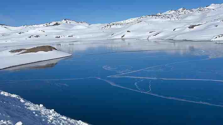 Video: Laguna del Maule congelada emite llamativos sonidos descritos como "provenientes de otra galaxia"