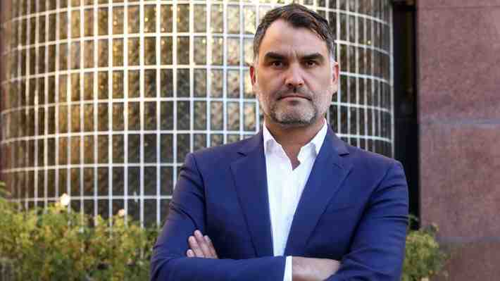 Javier Macaya renuncia a la presidencia de la UDI tras sus dichos sobre condena a su padre