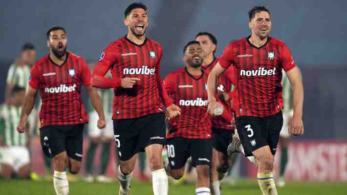 Histórico Huachipato: Gana a Racing de Montevideo y avanza en dramática definición a penales a octavos de la Copa Sudamericana