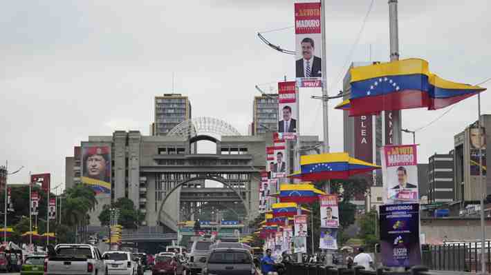 Dirigentes de izquierda chilena llegan a Venezuela por elecciones: Karina Oliva entre ellos