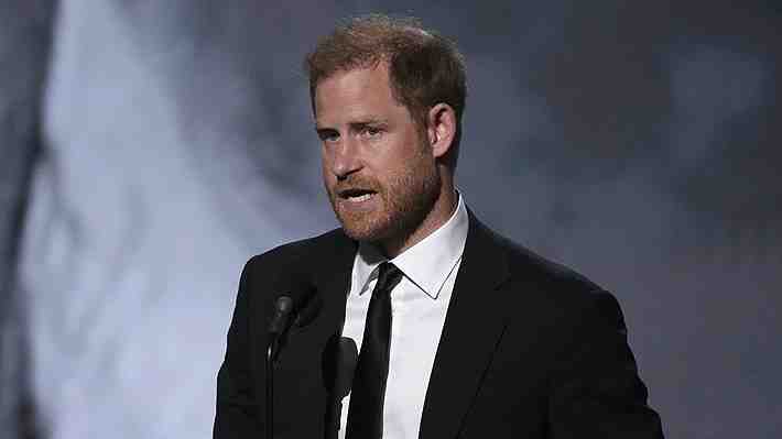 Príncipe Harry cree que su decisión de demandar a la prensa británica fue un "elemento central" en la ruptura con su familia