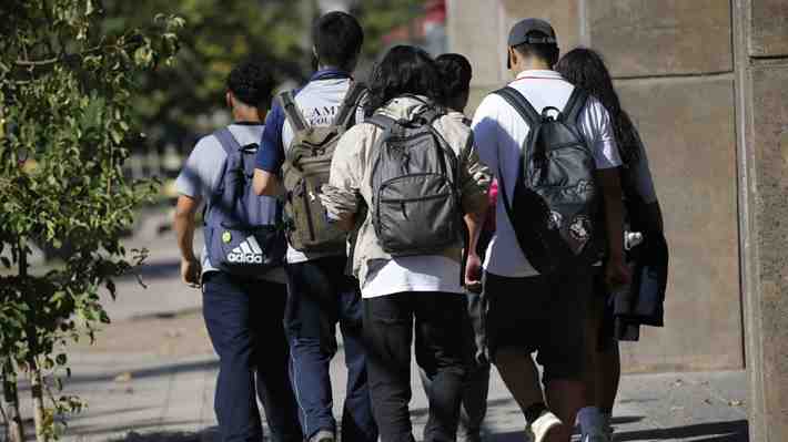 Tres docentes fueron heridos por alumno en escuela de San Antonio: Se realizan manifestaciones pidiendo medidas de seguridad