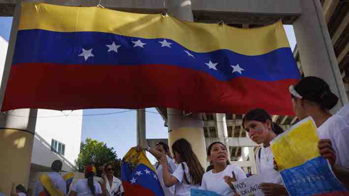 Elecciones en Venezuela: Gobierno acusa "operación de intervención" y González dice que "resultados son inocultables"