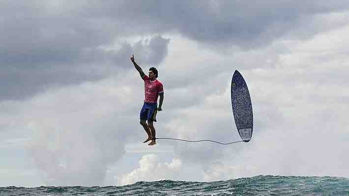 El brasileño Gabriel Medina asombra al mundo con el mejor puntaje de la historia del surf en los Juegos Olímpicos