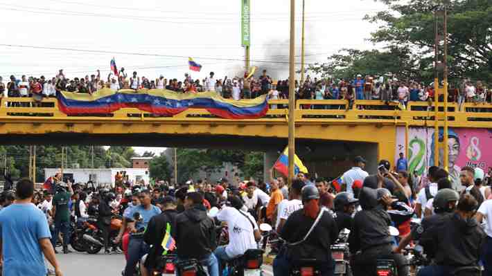 Acusa a Maduro de "privar al pueblo de sus derechos democráticos": El contraste del PC de Venezuela con el PC chileno