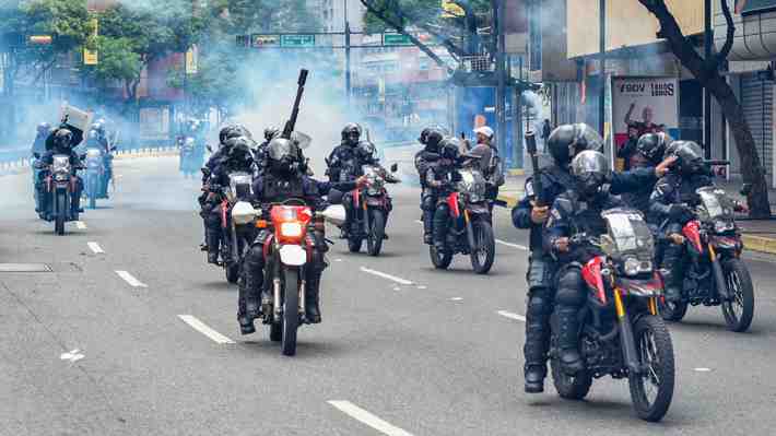 Cómo opera el aparato represor de Maduro en Venezuela: Asesinatos, persecuciones políticas y el sitio web de denuncias