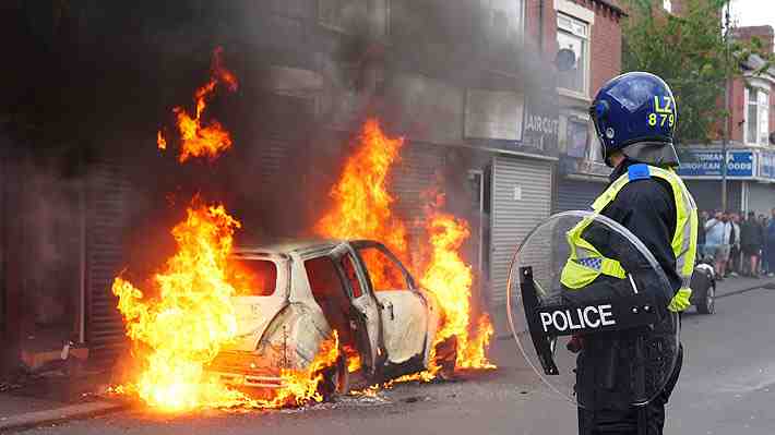 Fotos | Reino Unido enfrenta el quinto día de protestas de la extrema derecha: Los peores disturbios de los últimos 13 años