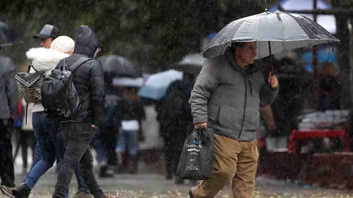 Nuevo sistema frontal ingresa a la zona centro-sur este domingo con viento "sobre lo normal" y hasta 30 mm en algunos sectores