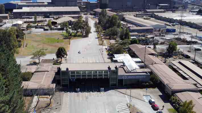 "Terremoto social": Parlamentarios dicen que es un "día negro" para el Biobío por cierre de Huachipato