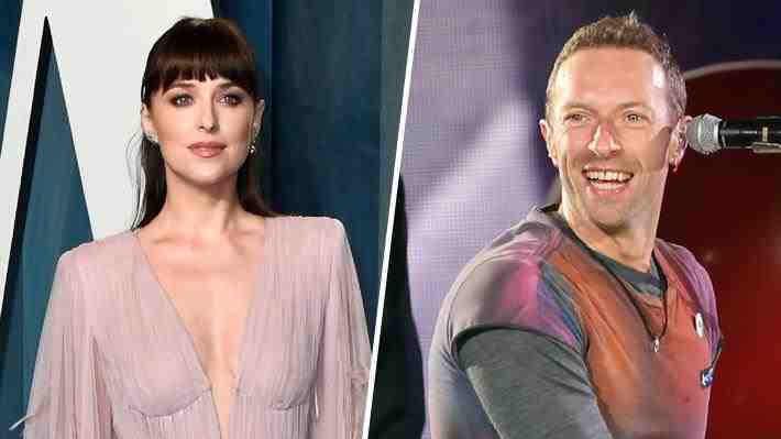 Representante de Dakota Johnson desmiente rumores de ruptura con Chris Martin: "Están felices juntos"