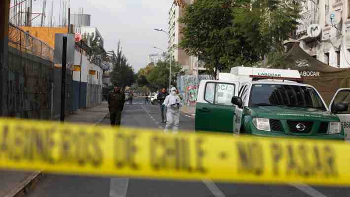 Hombre muere tras ser apuñalado en la vía pública en Pudahuel: Habría sido víctima de un asalto