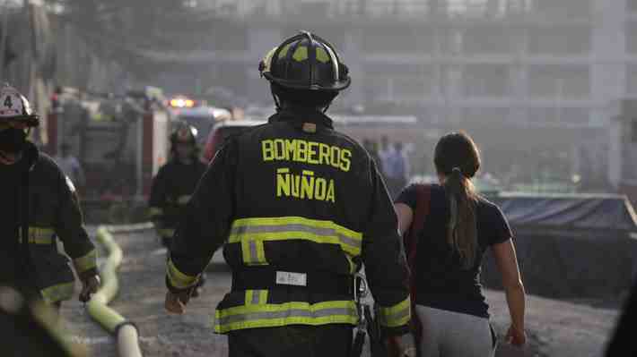 "Limita las libertades": El debate por las nuevas y estrictas normas para voluntarios de Bomberos de Ñuñoa