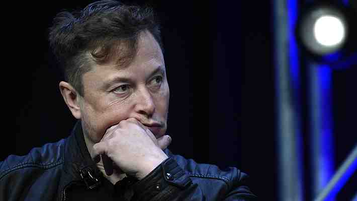 Musk denuncia "motivaciones políticas" ante orden de "seudojuez" De Moraes de suspender X en Brasil