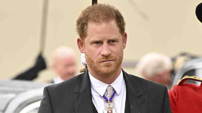 Príncipe Harry pensaría regresar parcialmente al Reino Unido para reparar su imagen y mejorar la relación con su padre