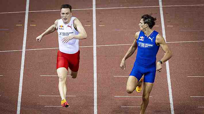 Armand Duplantis derrota a Karsten Warholm en insólita carrera