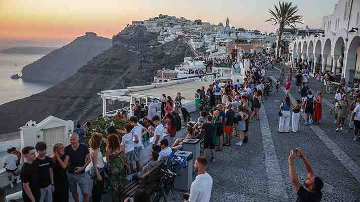 Grecia cobrará 20 euros a cada turista que desembarca de un crucero en las islas de Santorini y Mikonos