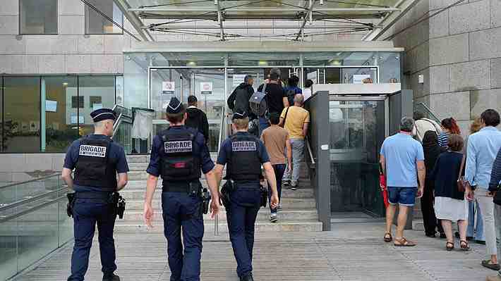 Juicio en Francia a hombre que drogó a su esposa para que la violaran: Psicólogo lo compara con el "doctor Jekyll"