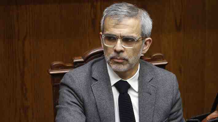 Cordero asistió a cena en casa de Vivanco, pero desde el ministerio dicen que fue algo "institucional"