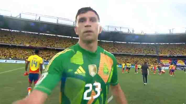 Mira el momento de furia de Emiliano "Dibu" Martínez tras derrota de Argentina ante Colombia en Clasificatorias