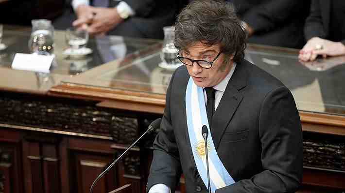 Argentina: Milei presenta el presupuesto 2025 al Congreso con meta de lograr un "déficit cero"