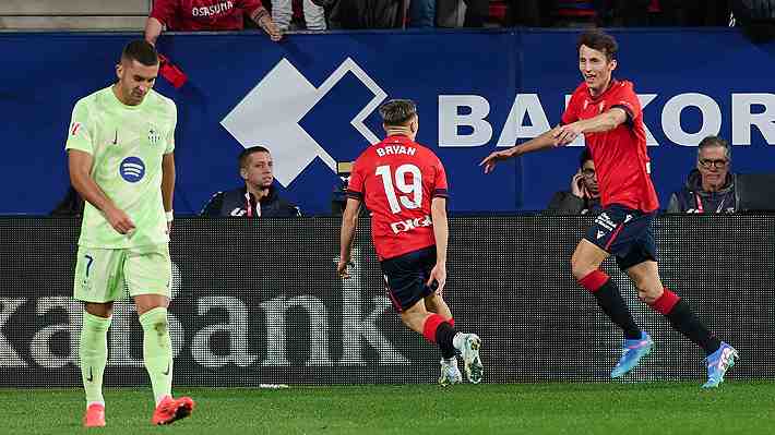 Mira los goles con los que Osasuna goleó al Barcelona y le quitó el invicto en la Liga española