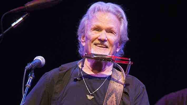 Kris Kristofferson, leyenda de la música country y ganador de un Globo de Oro como Mejor actor, muere a los 88 años