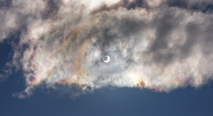 Sin planificación ni equipo técnico: NASA destaca imagen del anillo de fuego tomada por fotógrafo chileno