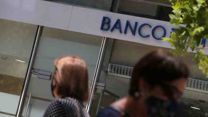 Análisis al impacto en los bancos del fin al CAE: Cuál tiene mayor participación y cuánto les afectaría