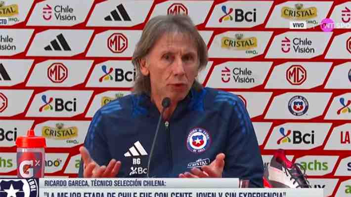 Ricardo Gareca aclara el tema del jugador que no le contestó, habla de charla con Arturo Vidal y revela por qué no sale de su casa