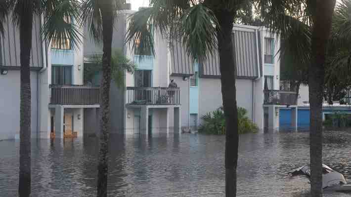 Suben a cuatro los muertos por Milton: Huracán ya dejó la península de Florida
