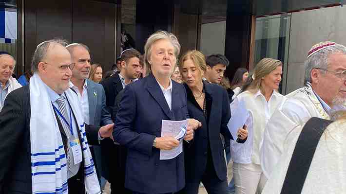 Tras concierto y en medio del Yom Kipur: Paul McCartney asiste a sinagoga en Santiago