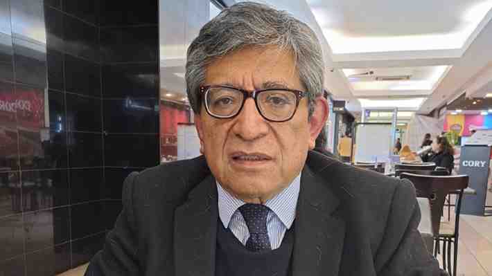 Militante PS y vinculado a casos de DD.HH.: Quién es Roberto Ávila, el abogado a cargo de la querella contra Monsalve