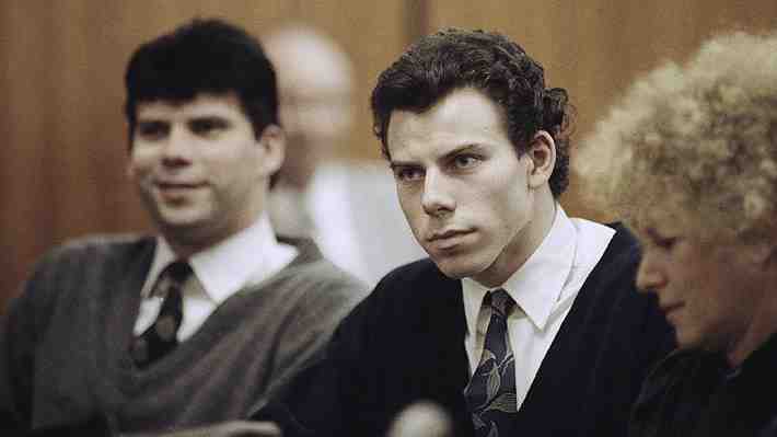 Fiscalía de Los Ángeles pide reabrir el caso de Erik y Lyle Menéndez por el asesinato de sus padres en 1989