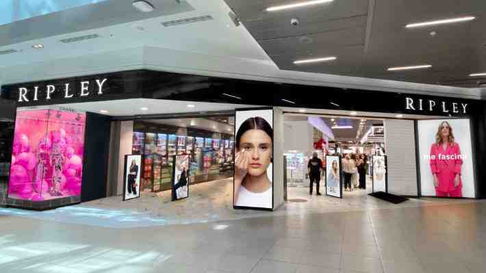 Ripley cerrará icónicas tiendas en Santiago y Concepción: Comunicó que reubicará a trabajadores