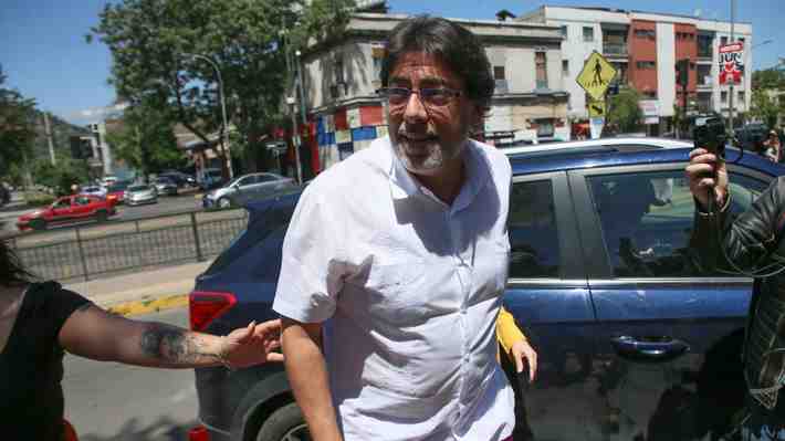 Caótica votación de Jadue en Recoleta: Sufragó con permiso judicial y auguró "un gran triunfo hoy día"