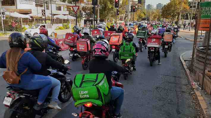 Sernac sube el tono contra apps de delivery por propinas: Irá a la justicia en búsqueda de millonarias multas