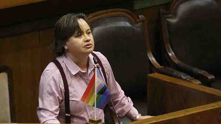 Frente Amplio suspende militancia a diputada Marcela Riquelme por denuncia de abuso sexual