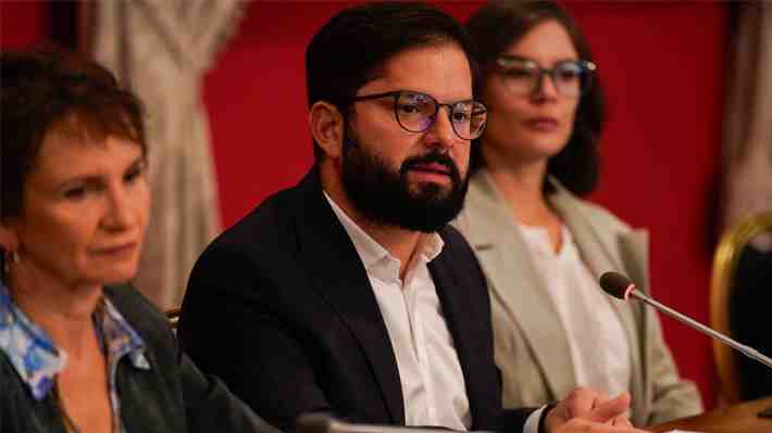 Boric asume que "confianzas" están debilitadas, pero dice que con "transparencia" se sacaran los desafíos