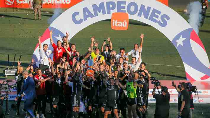 En una dramática definición, Colo Colo le gana la batalla a la U y es el nuevo campeón del fútbol chileno