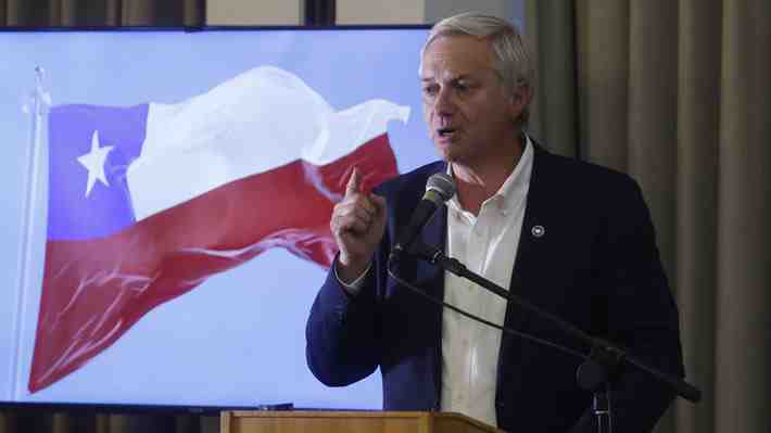 Kast emplaza a Matthei a pronunciarse sobre dichos de dirigenta UDI respecto a candidata republicana en Los Lagos