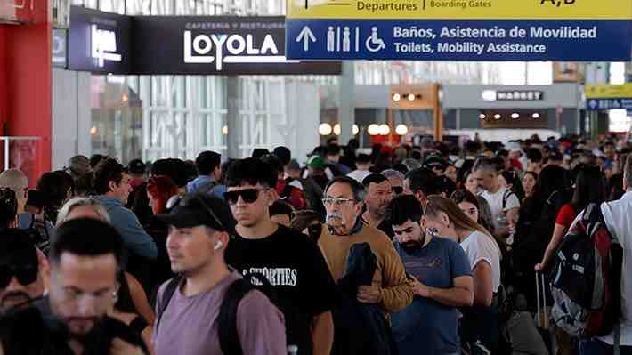 Gremios advierten del "incalculable" impacto por paro en el aeropuerto: "Afecta la imagen y reputación de Chile"