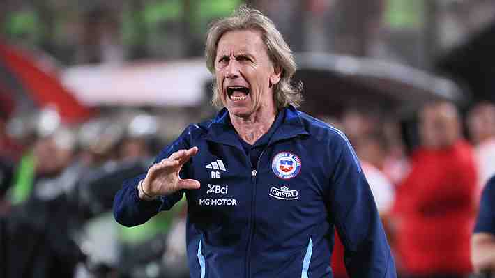 Ricardo Gareca explica por qué hizo los cambios en el final del partido ante Perú y destacó a tres jugadores de la "Roja"