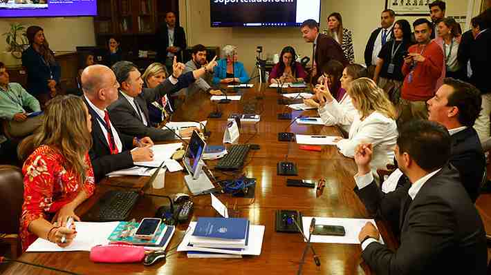 Tras tensa discusión: Comisión investigadora decide enviar cuestionario al Presidente Boric por el caso Monsalve