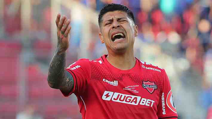 "Está arreglado": El furioso descargo de Patricio Rubio tras gol anulado a Ñublense ante la U en la final de la Copa Chile