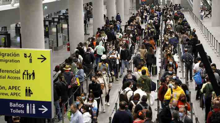 Más de 4 millones de turistas han visitado Chile en lo que va de año: Argentinos y brasileños representan el 55%