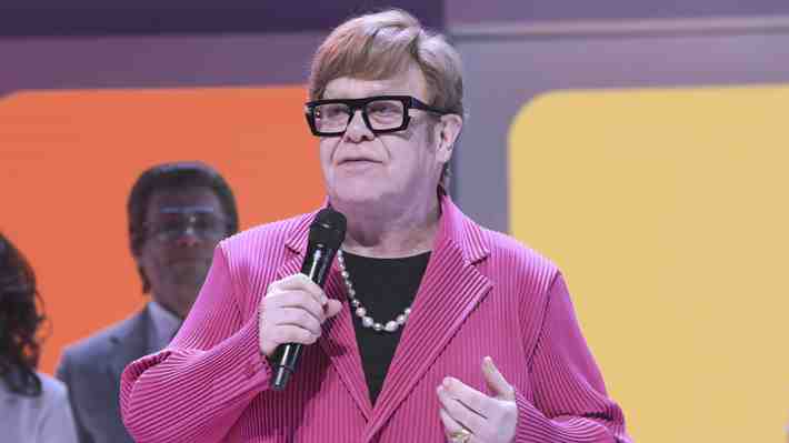 Elton John revela que hace cuatro meses perdió la visión de su ojo derecho: "No puedo leer una partitura"
