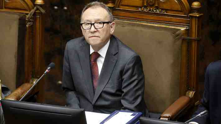 Presidente del Senado defiende reforma al sistema político ante rebelión de partidos chicos