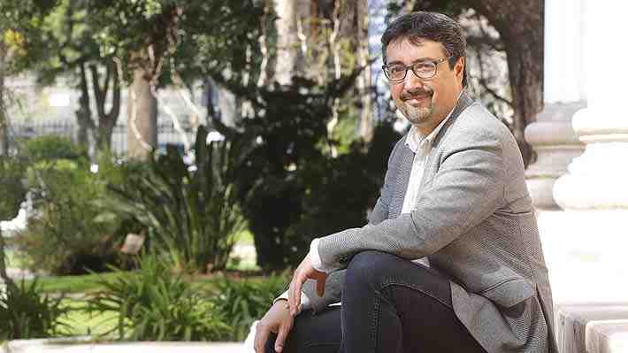 Latorre (FA) confirma que buscará reelección y desordena el escenario del oficialismo para la senatorial de Valparaíso