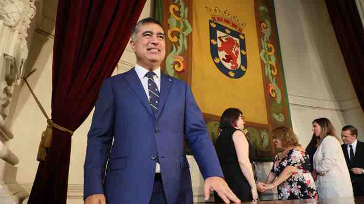 Desbordes sacó banderas, intento de funas a Ripamonti y Bellolio: Los hechos que marcaron la asunción de los alcaldes